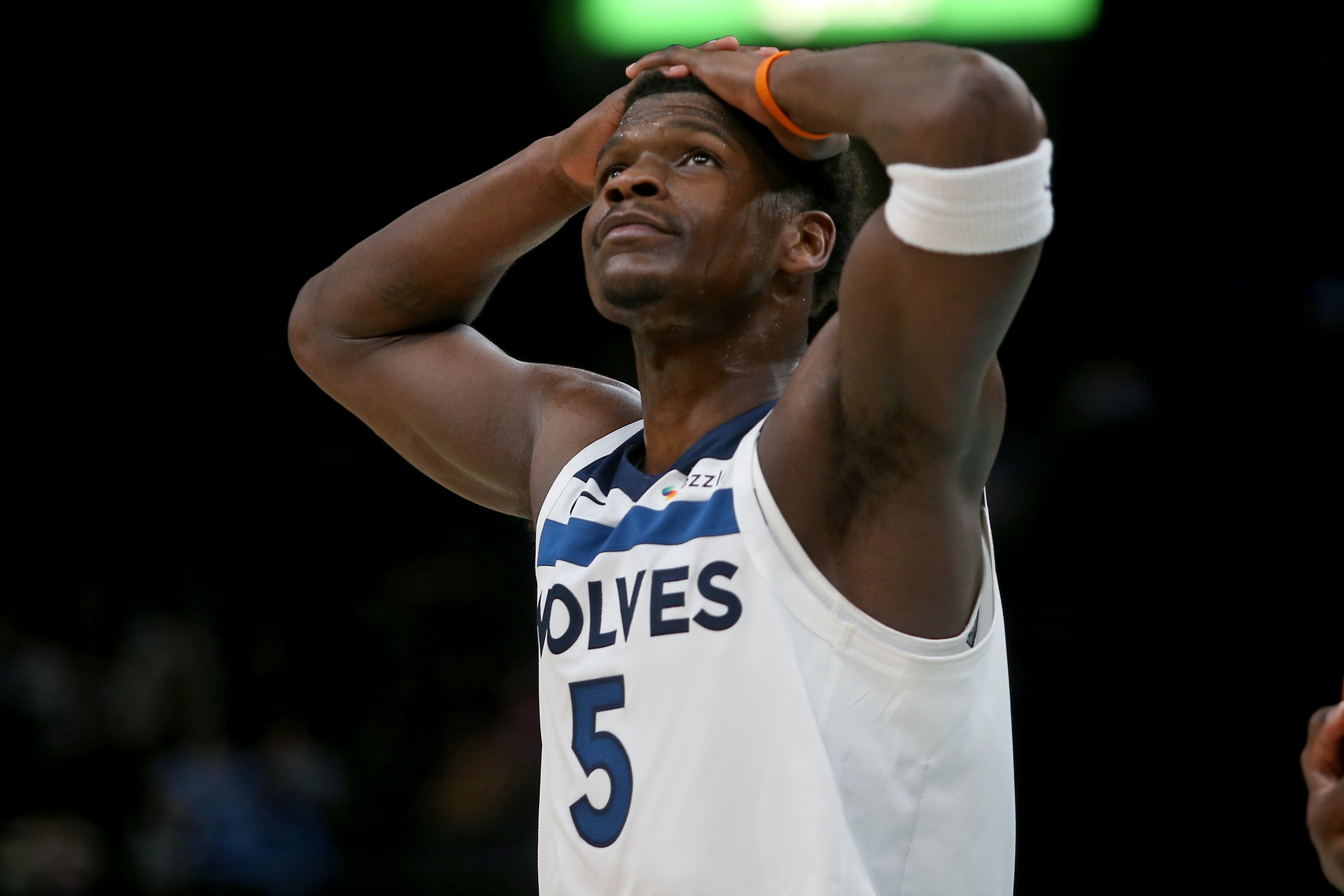 毫无状态！爱德华兹15中3&amp;三分球7中0仅拿8分2板3助2断1帽